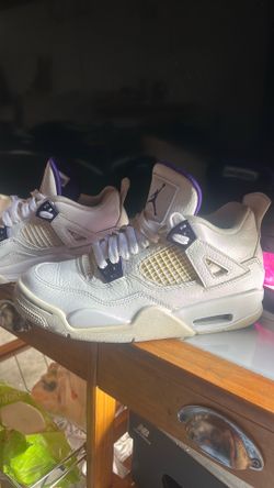 Jordan retro 4 metallic purple