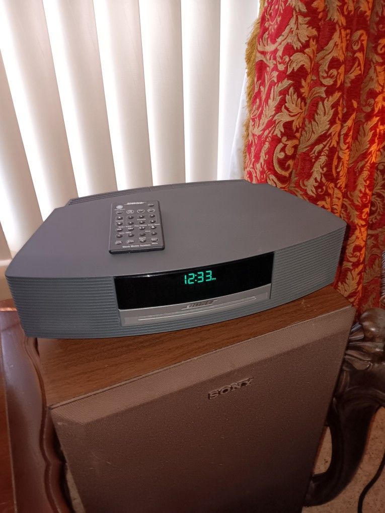 Bose Wave Radio / CD AWRCC1 w/remote