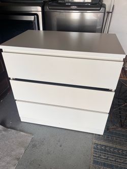 IKEA MALM DRESSER white