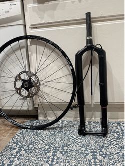 RockShox Rs-1 Carbon Suspension Fork One Color, 29i DT Swiss Wheel
