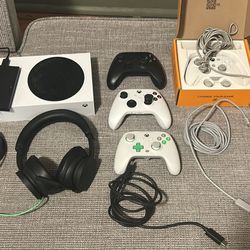 Xbox Series S 500GB With accessories