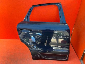 2015 - 2022 Porsche Macan Right Passenger Side Rear Door Shell OEM 95B833312A