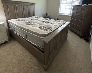 🛏️ QUEEN BEDROOM SET