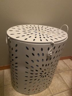  Metal Frame Laundry Large 