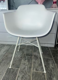 Vanity chair