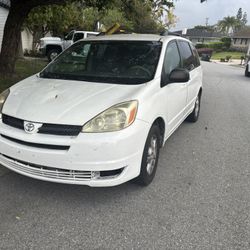 2004 Toyota Sienna- Parting Out 