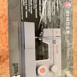 SINGER 44s Heavy Duty Sowing Machine 