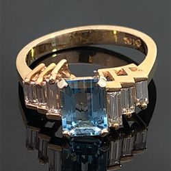 Just In! 14kt Real Gold Aquamarine And Diamond Ring 
