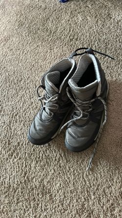 Women Water Proof Boots  Size 9 