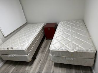 Simmons twin bed sets (mattress and box spring)