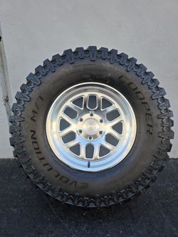17" KMC Forged w- 35x12.50R17 Cooper M/T Tires 