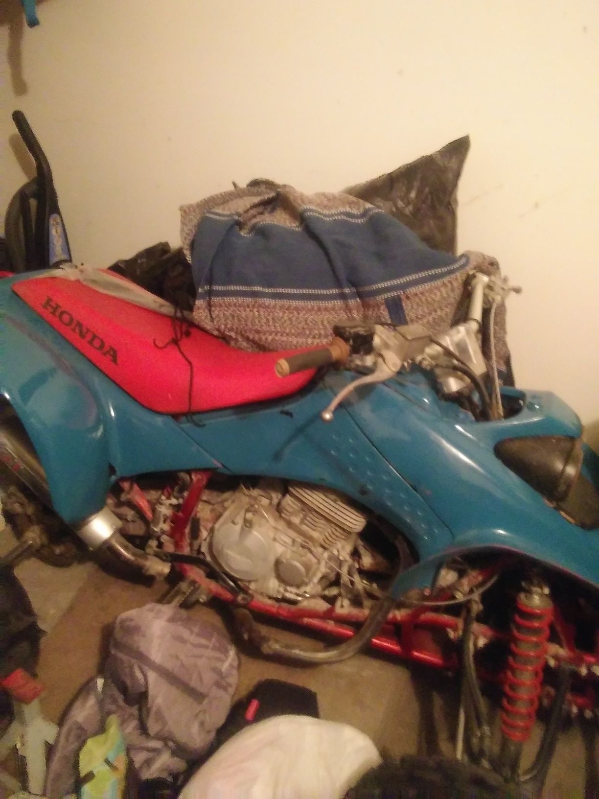 Photo Honda quad 400 push start runs needs a little work 1000 obo nothin less then 850