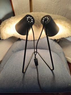 Modern Dual-Cone Desk Lamp - Matte Black