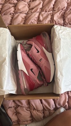 Brand New women’s  Air Max 270 in pink, size 7.5