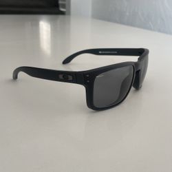 Men’s Oakleys