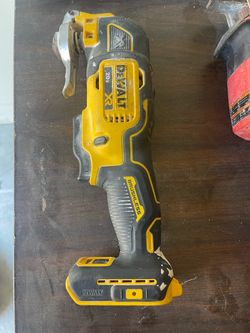 DEWALT 20V XR Brushless Oscillating Multi-Tool