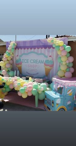 PARTY DECOR ROUND WALL BACKDROP