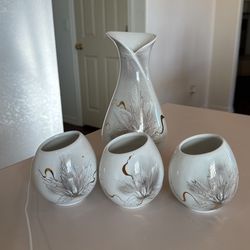 Vintage. Beautiful Tea Set $35