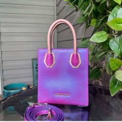 Iridescent Michael Khors Barely Used Purse. 