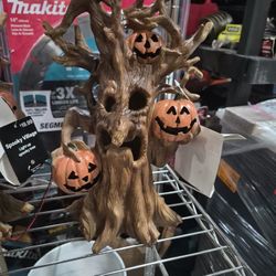 Light Up Spooky Tree