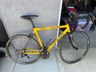 Felt F70 road bike