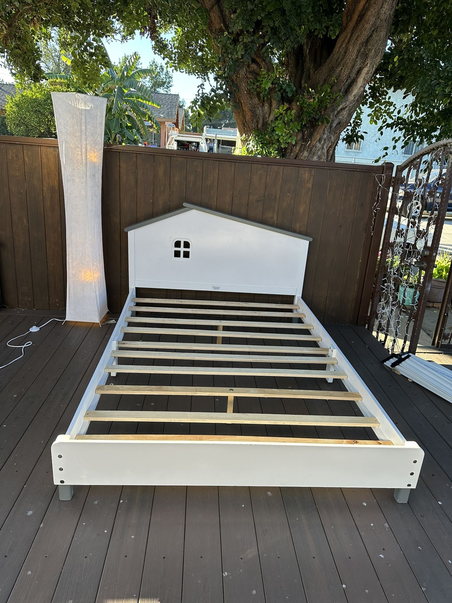 Lapday Full Size Wood Platform Bed Frame with with House-Shaped Headboard