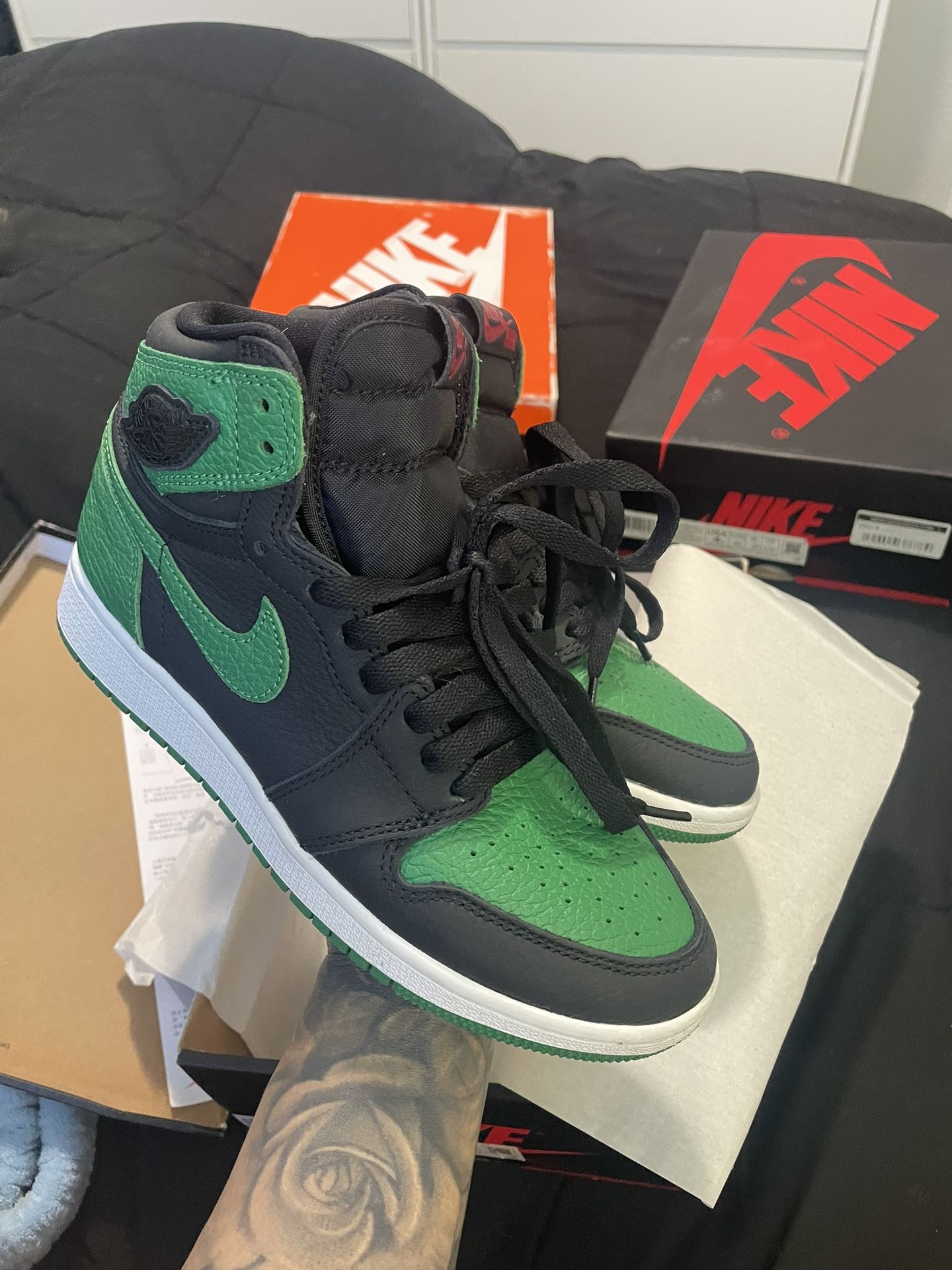 Jordan 1 Retro High Pine Green Black Sneakers