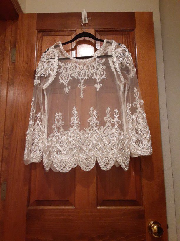Pre-owned Women's Size M Sheer Lace Top 