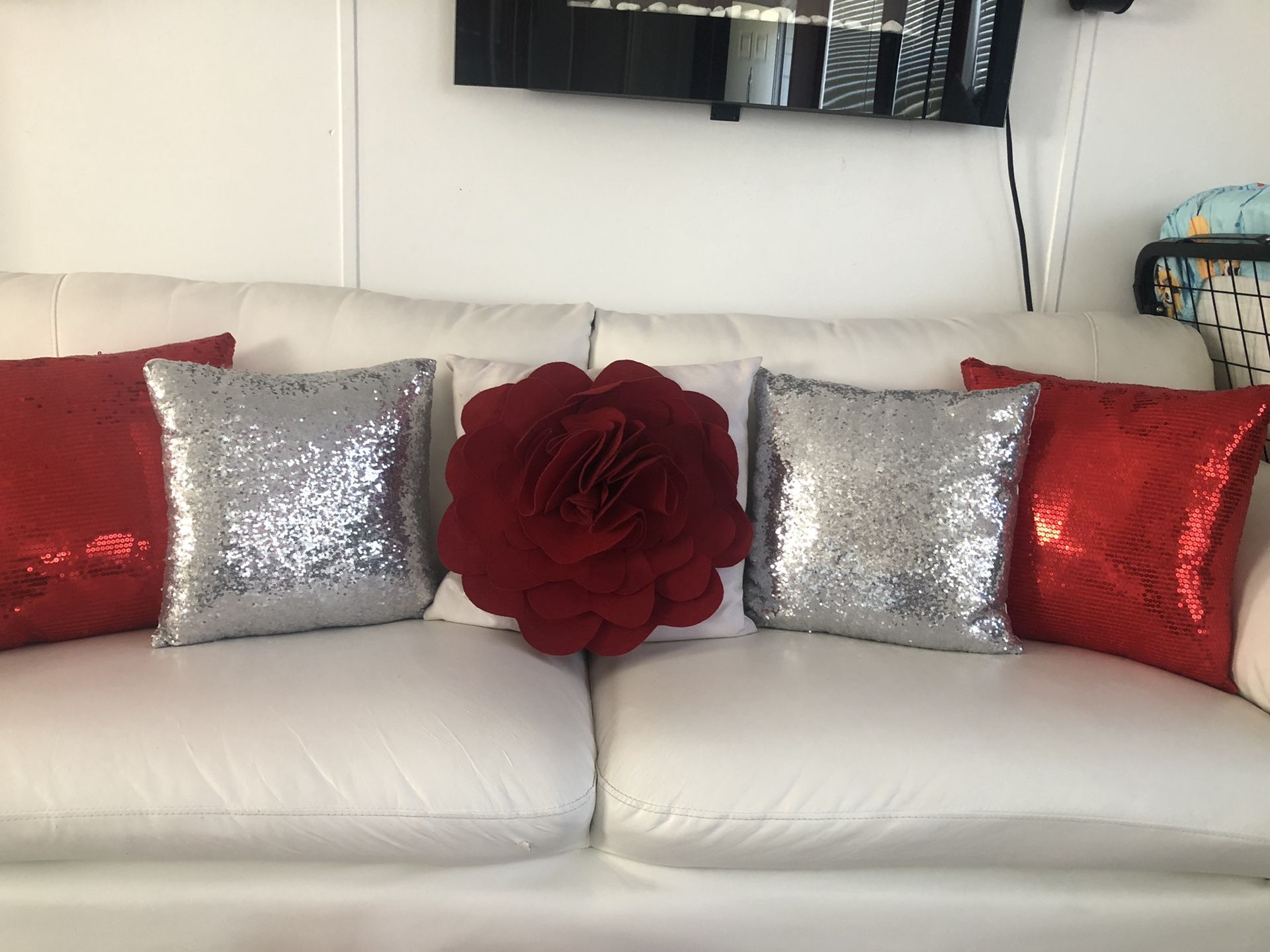 decorative pillows