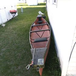 16 Foot Canoe ( Fiberglass)