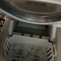 Ice Maker 