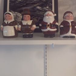 Vintage Holiday salt and pepper shakers