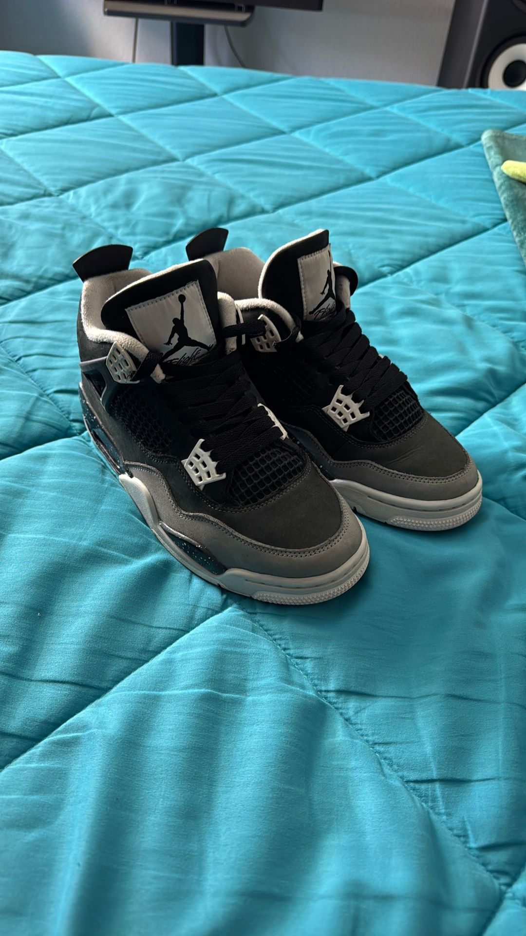 Jordan 4, Size 7.5