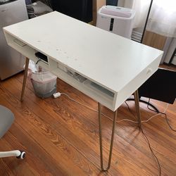 30-inch Desk (comes with free desk chair)!