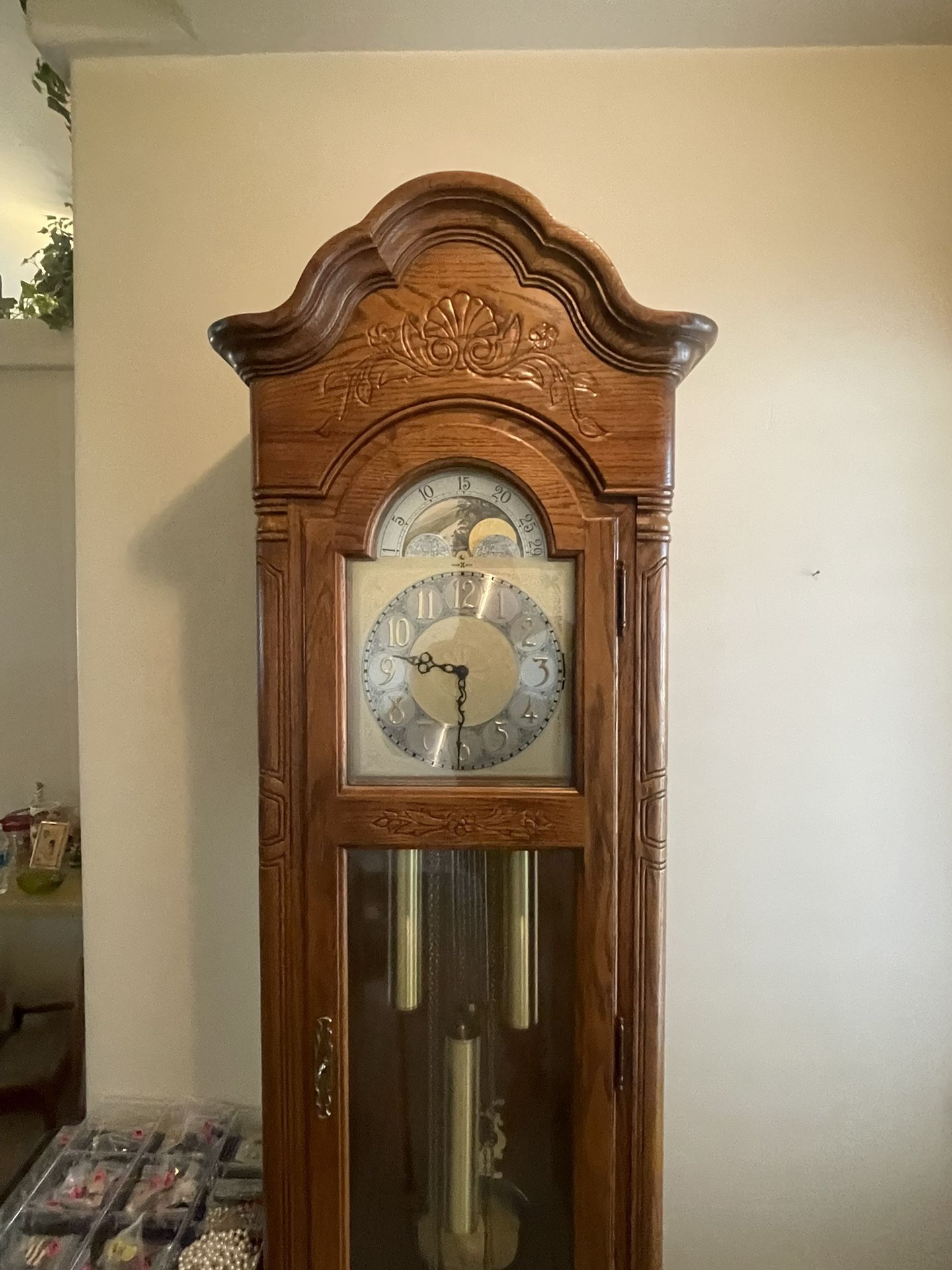 VINTAGE HOWARD MILLER & CO GRANDFATHER CLOCK WORKS PERFECT EXCELLENT CONDITION for Sale in