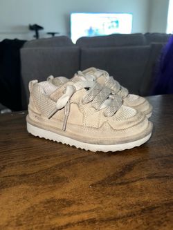 Ugg Lowmel sz 10c