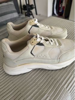Chunky White/Off white sneakers (Size 9)
