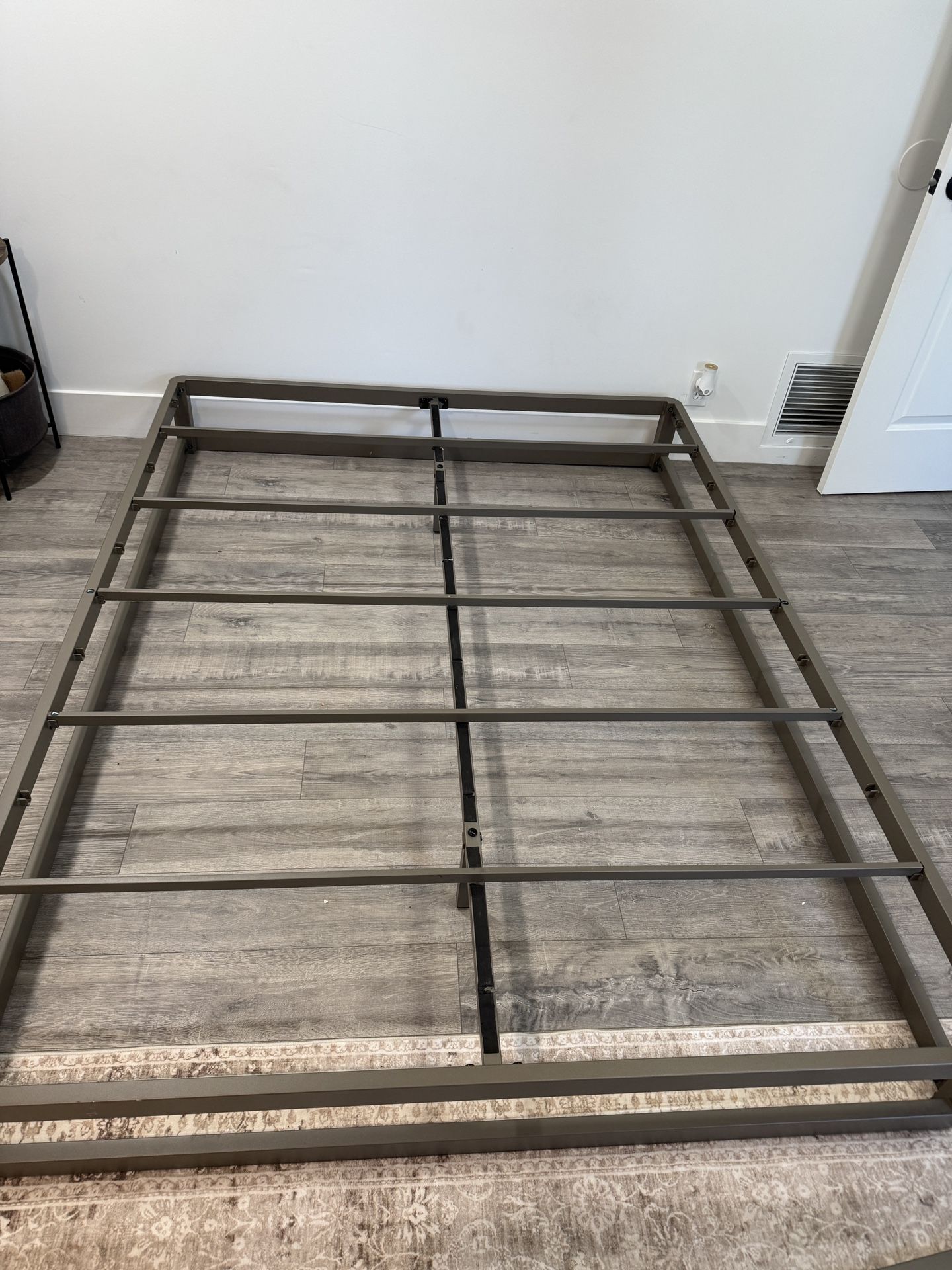 Olee Sleep 9 Inch Modern Metal Platform Bed Frame,