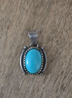 • Vintage Native American Sterling Silver Oval Turquoise Pendant