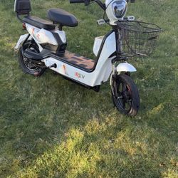 IREV  Scooter “brand New In Box”