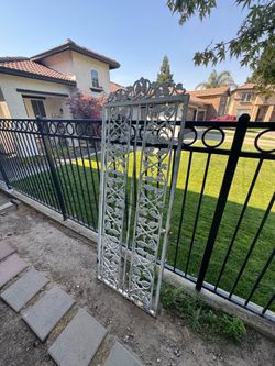 Elegant Vintage Wrought Iron Gate👍