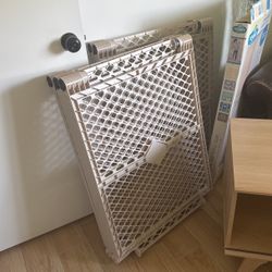 Toddleroo 8 Panel Play yard In sand