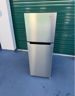 Refrigerator 10 cu household fridge freezer 10 cubics (free local delivery)