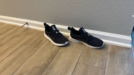 Men’s Adidas Lite Racers Size 5