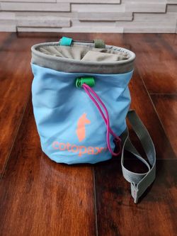 Cotopaxi Rock Climbing Chalk Bag Blue Green Pink Adjustable Strap