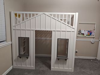 TWIN LOFT / BUNK BED PLAYHOUSE