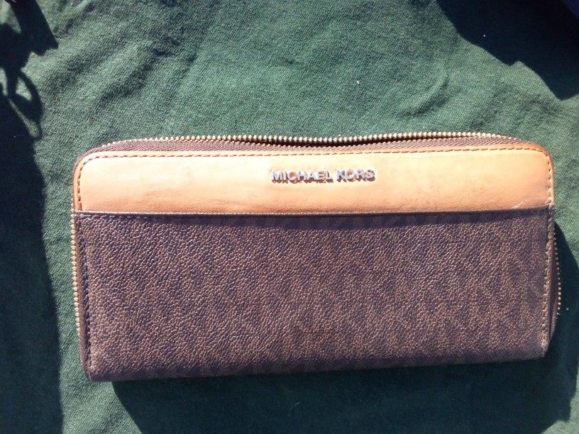 Micheal Kors Wallet