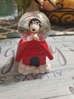 Snoopy flying ace snow globe