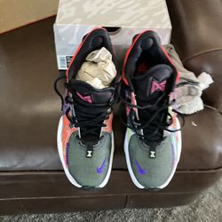 New Basketball Nike tennis shoes size 10