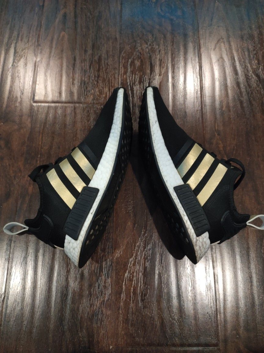 Women's Adidas NMD R1 Shoes 9.5